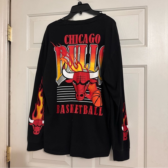 NBA Other - Chicago Bulls Black Long Sleeve Graphic Shirt T-Shirt NBA Size L Large